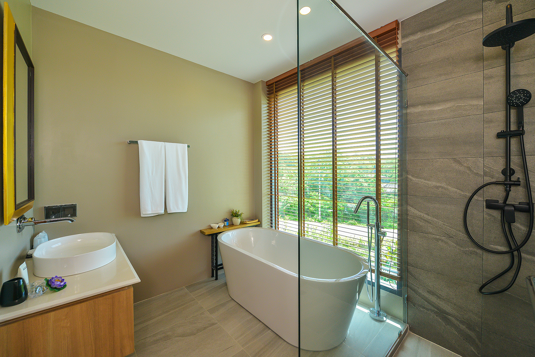 Le Resort and Villas Rawai 12